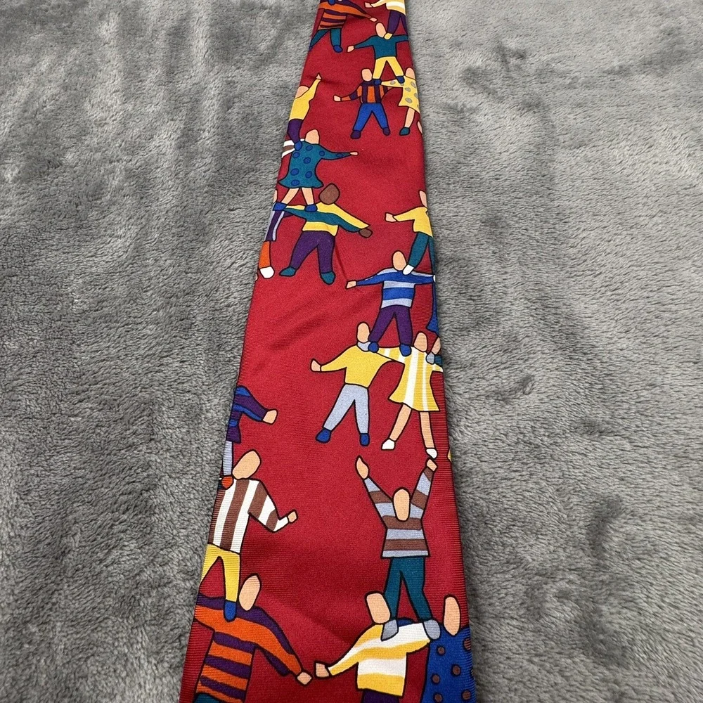 Vintage SAVE the CHILDREN Neck Tie 100% Silk Menswear Group USA 80's 90's Attire